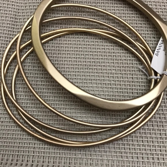 Banana Republic matte beautiful bangle - Picture 3 of 5